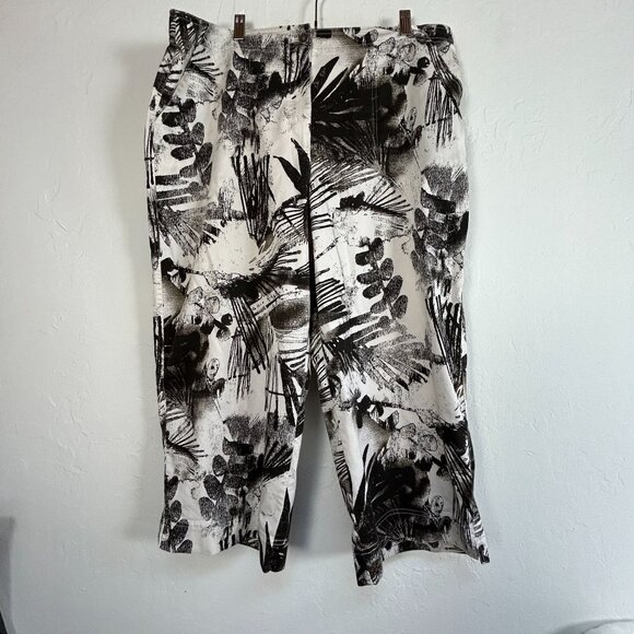 Chico's Womens Black White Abstract Print Capri Pants Size 3 Stretch Casual - Picture 1 of 13